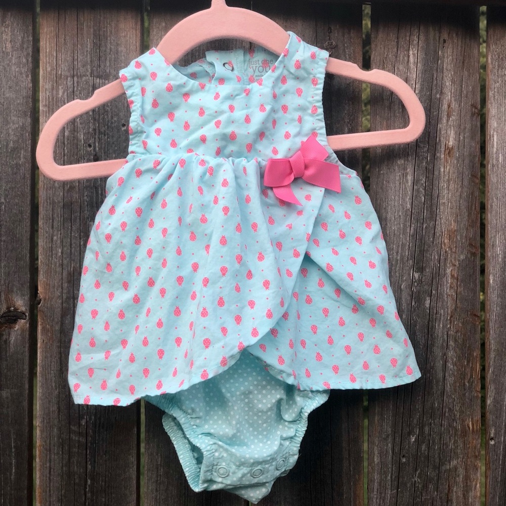 Blue and hot pink lady big dress